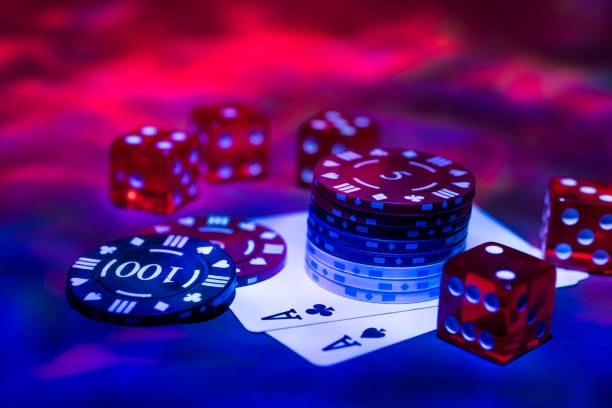 bennyqt Sic Bo live dealer rolling three dice in sealed cup, HD broadcast